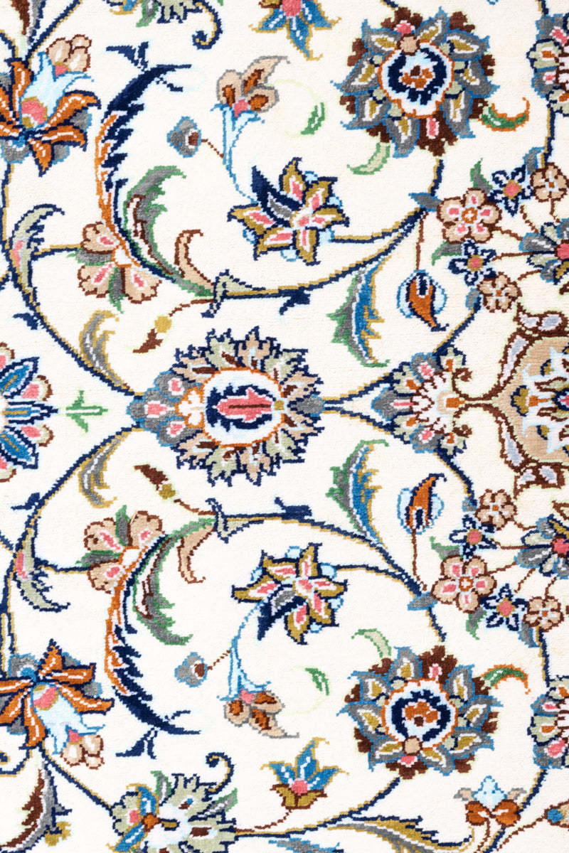 Signed Qum Silk 197x131cm
