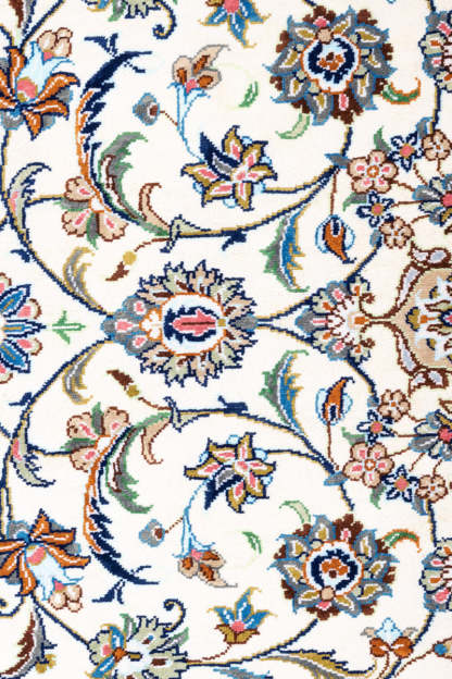 Signed Qum Silk 197x131cm