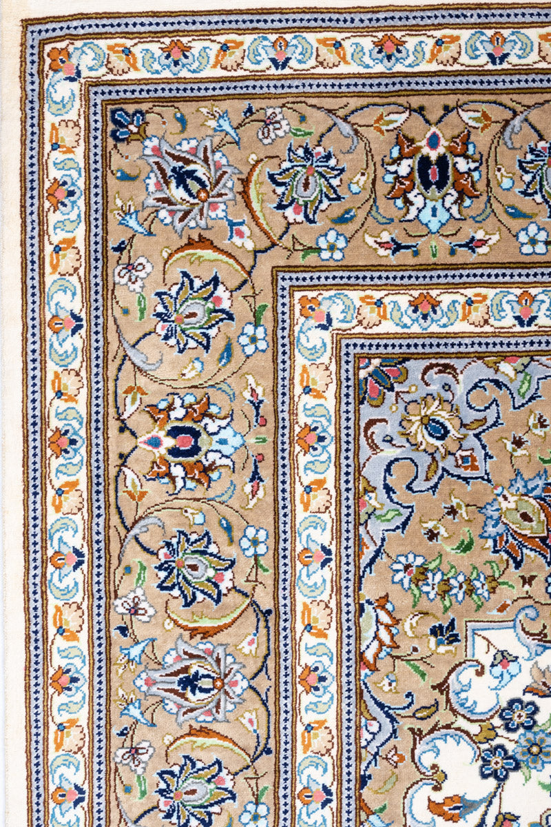 Signed Qum Silk 197x131cm