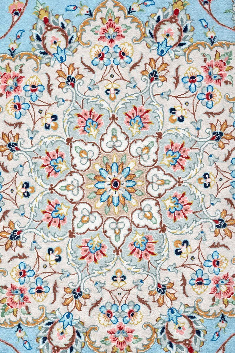 Signed Qum Silk 199x128cm