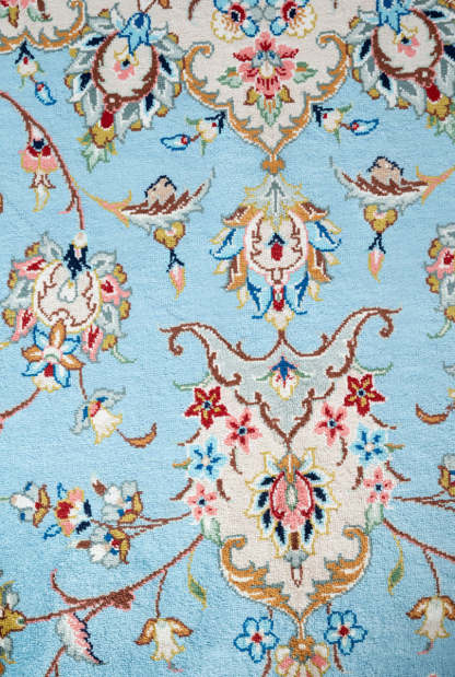 Signed Qum Silk 199x128cm