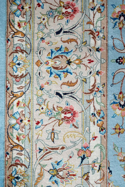 Signed Qum Silk 199x128cm