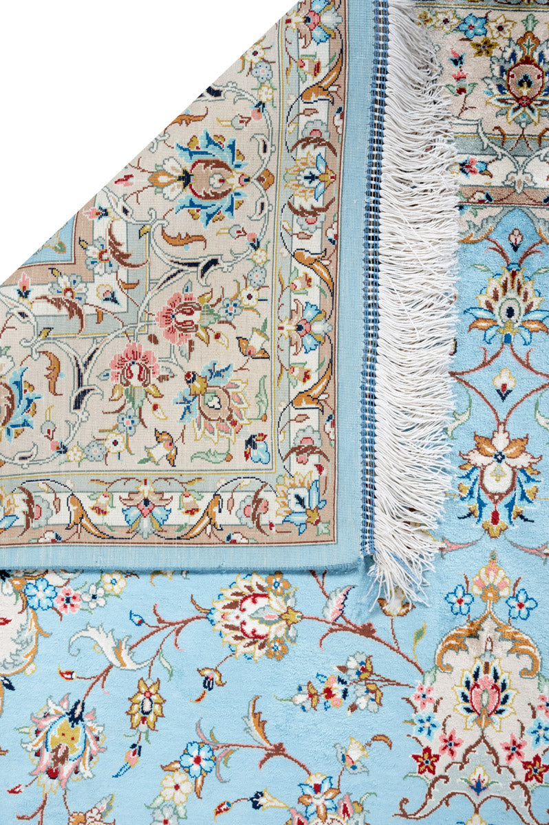 Signed Qum Silk 199x128cm
