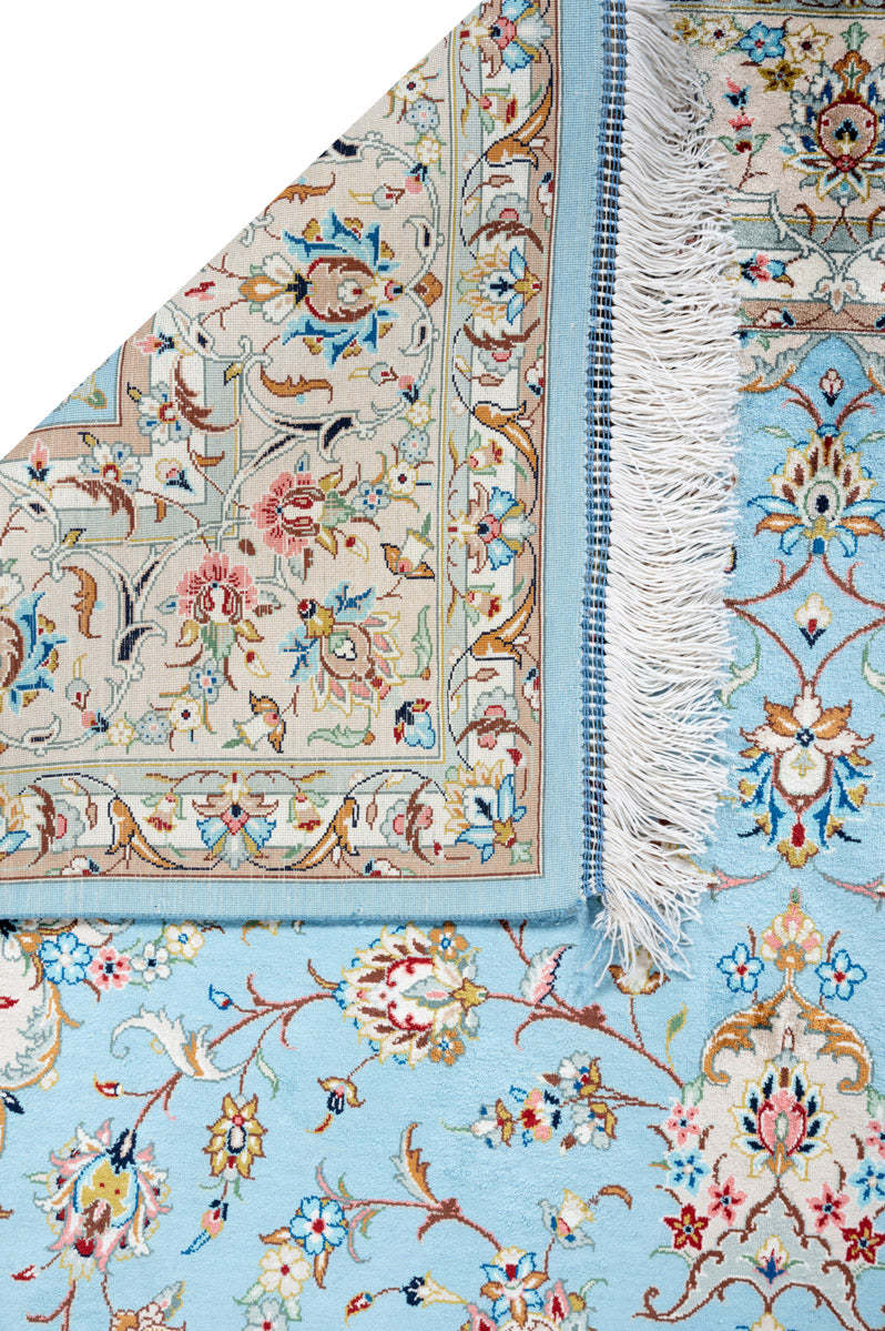 Signed Qum Silk 199x128cm
