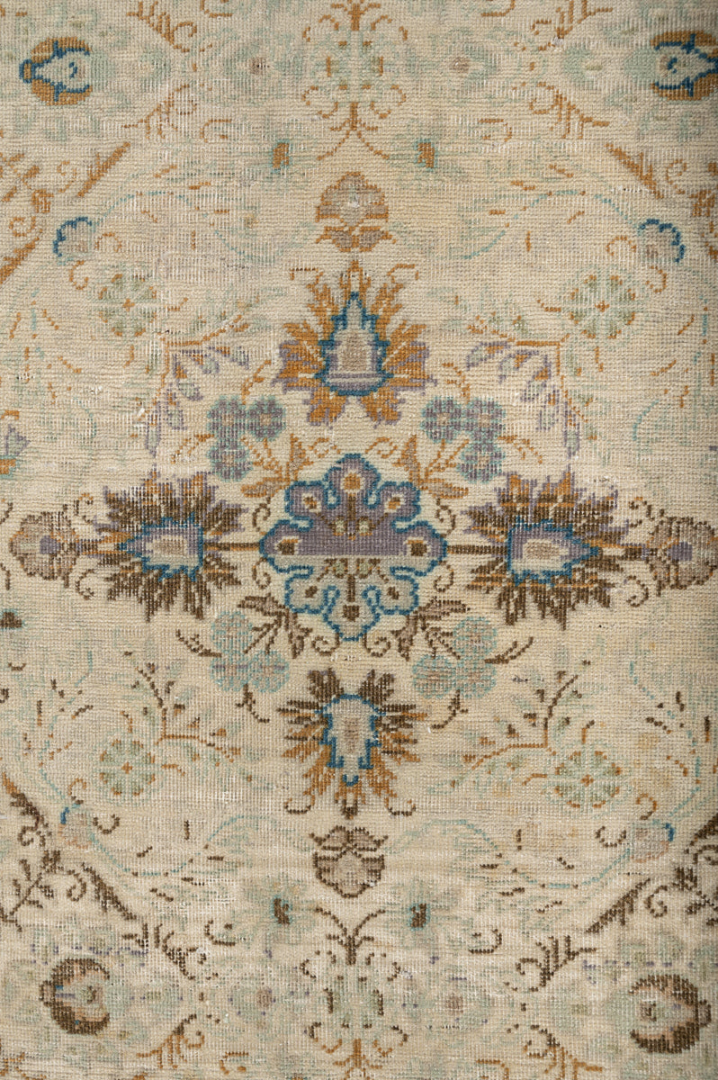 Vintage Distressed  Kerman 321x243cm