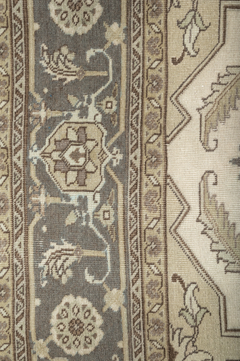 Vintage Distressed Heriz 280x242cm