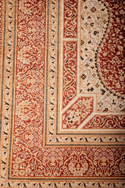 Signed Qum Silk 197x130cm