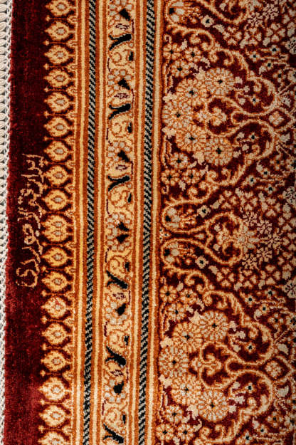 Signed Qum Silk 197x130cm