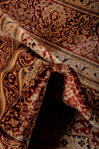 Signed Qum Silk 197x130cm