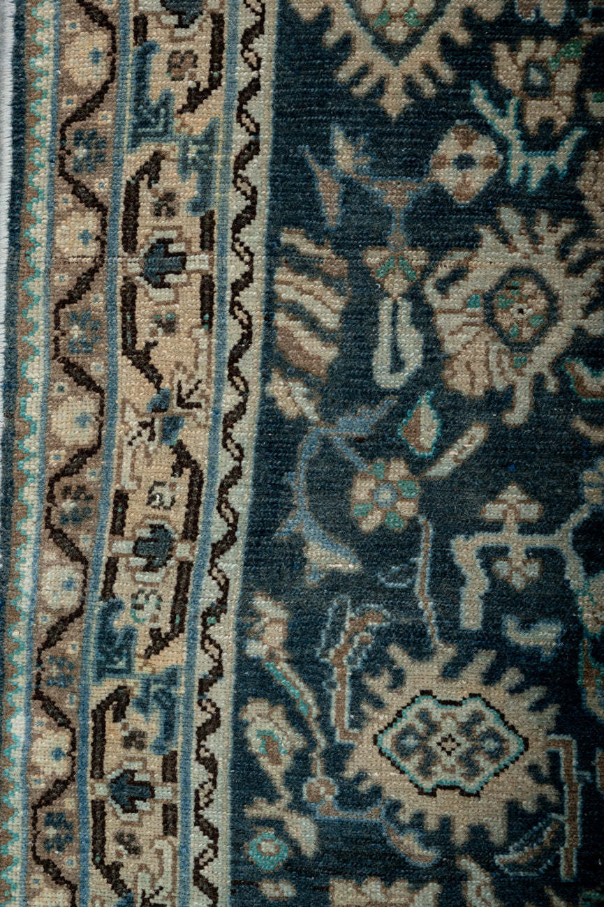1 Vintage Distressed Sarouk 415x105cm