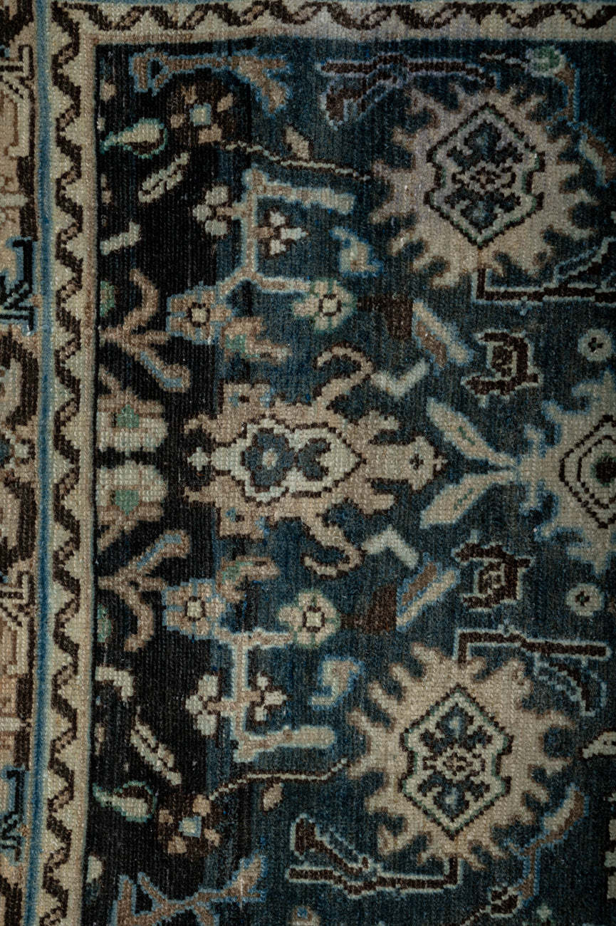 1 Vintage Distressed Sarouk 415x105cm