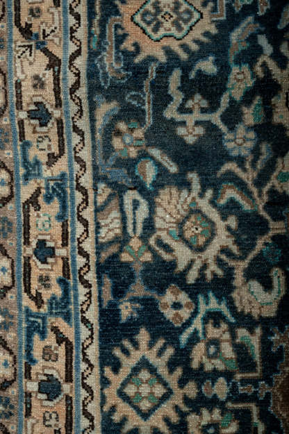 1 Vintage Distressed Sarouk 415x105cm