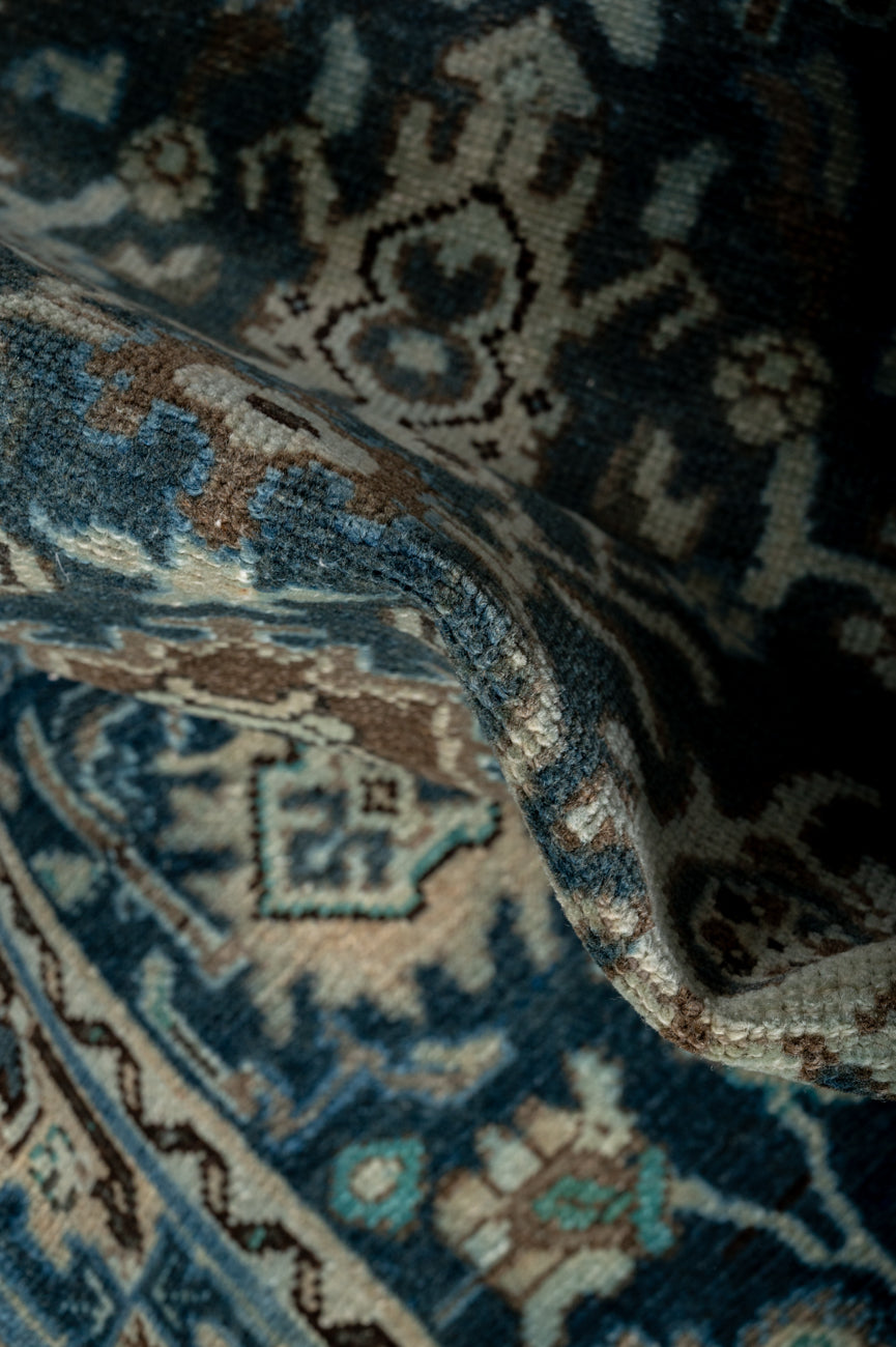 1 Vintage Distressed Sarouk 415x105cm