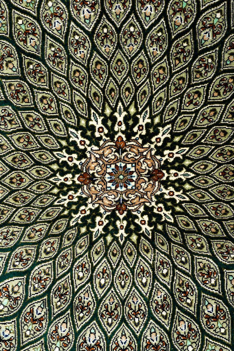 Signed Qum Silk 200x131cm