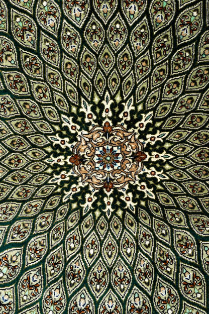 Signed Qum Silk 200x131cm