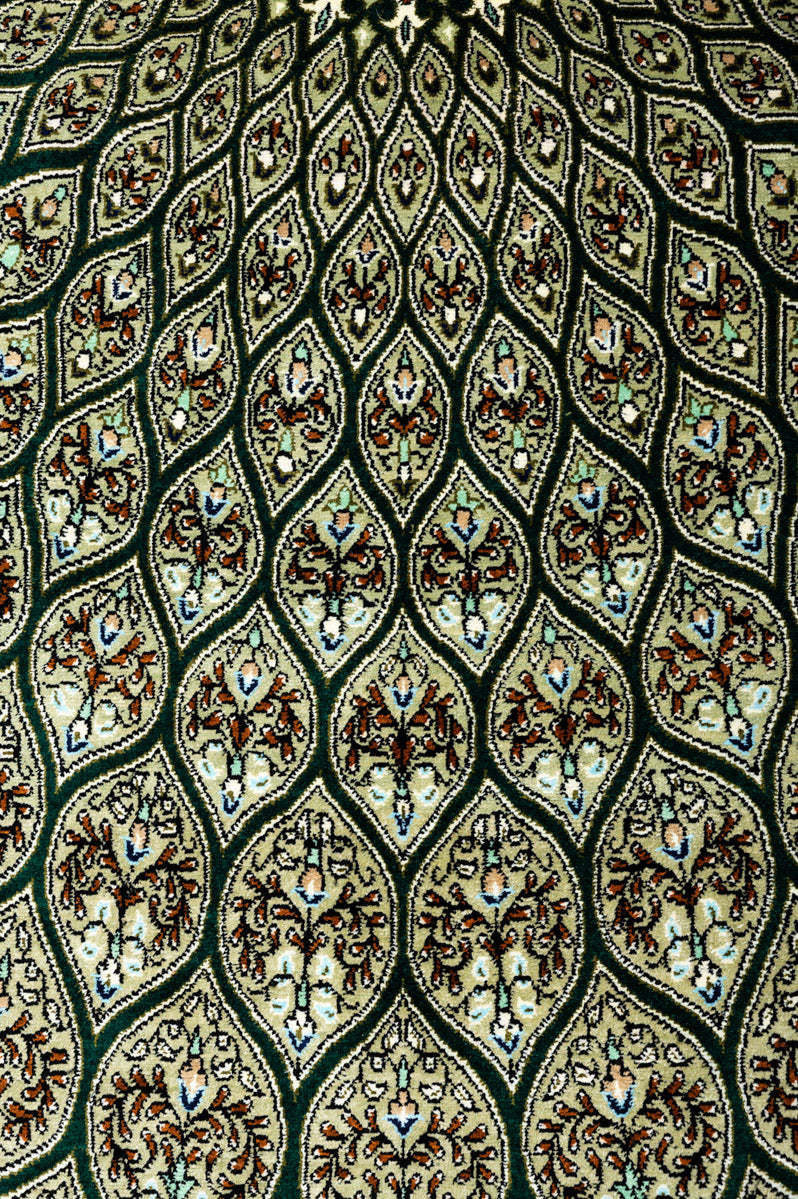 Signed Qum Silk 200x131cm