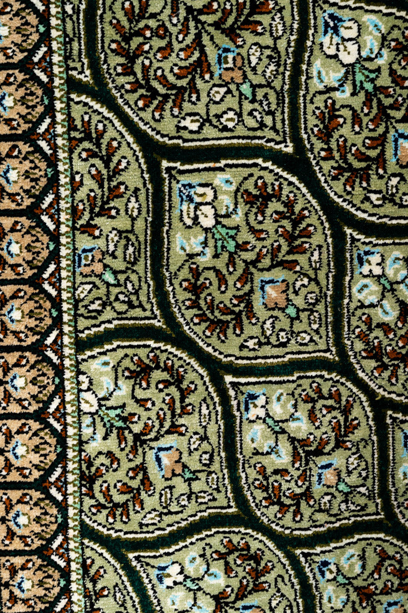 Signed Qum Silk 200x131cm