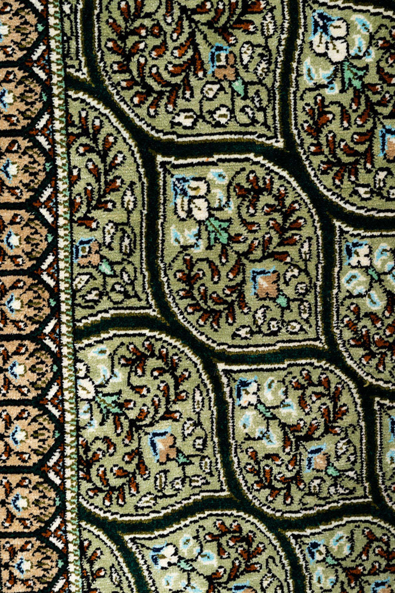 Signed Qum Silk 200x131cm