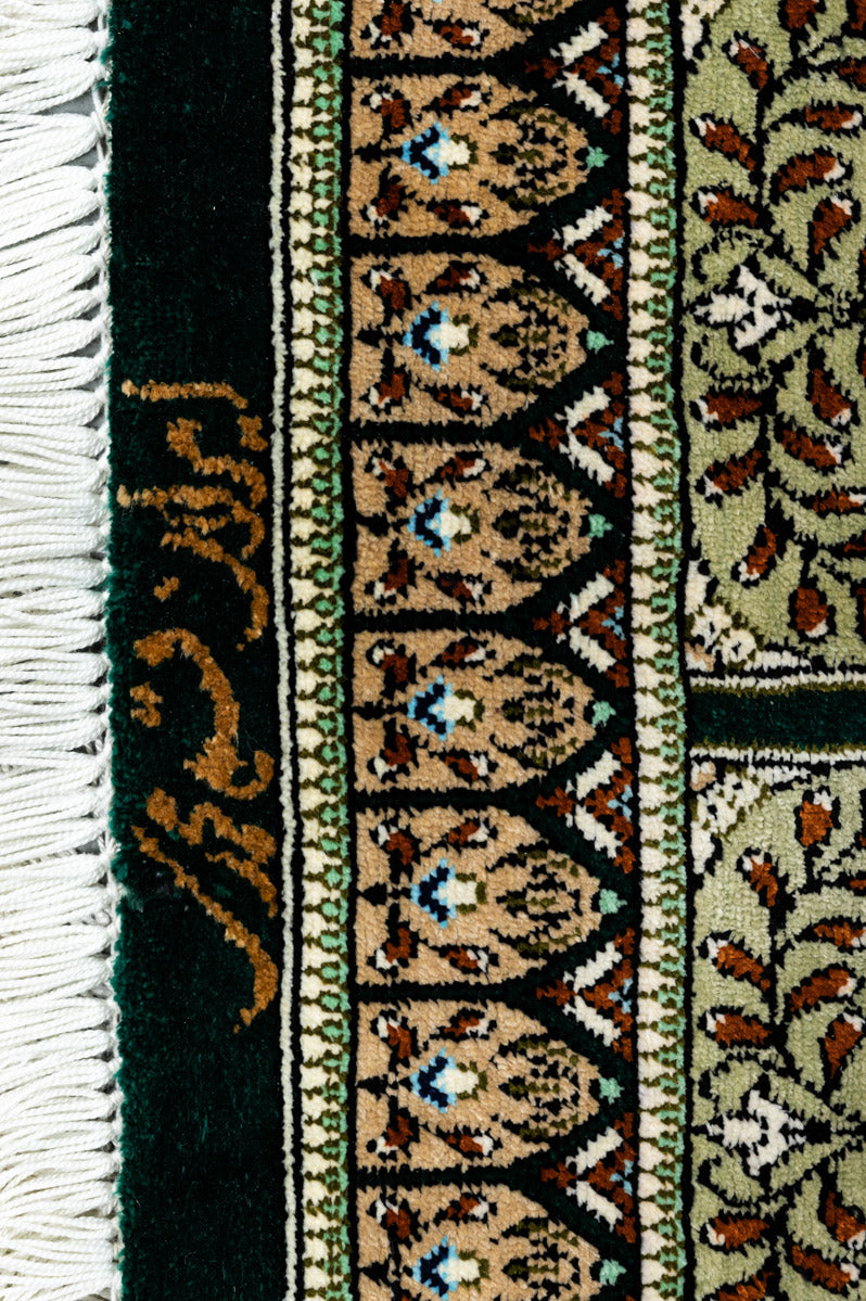 Signed Qum Silk 200x131cm