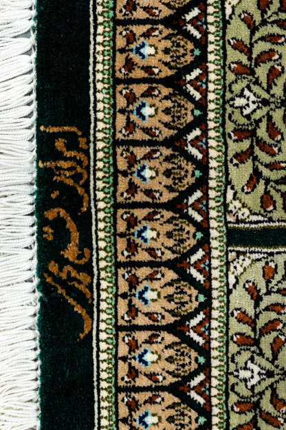 Signed Qum Silk 200x131cm