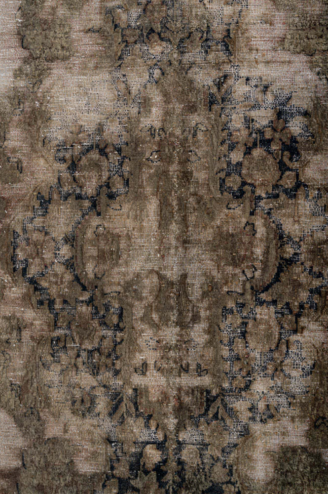 Overdyed 398x296cm