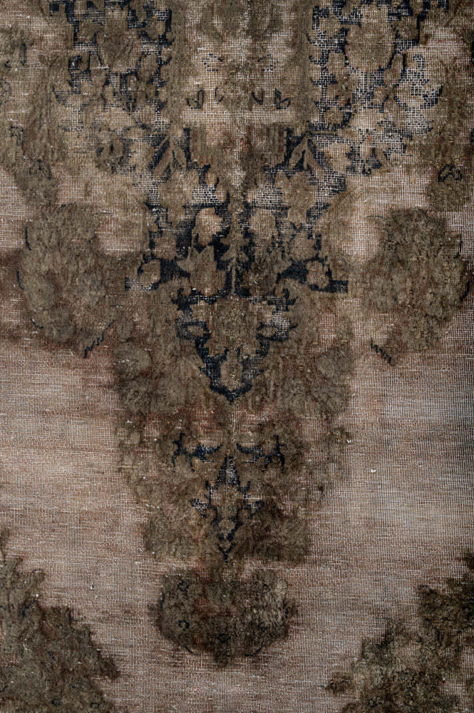 Overdyed 398x296cm