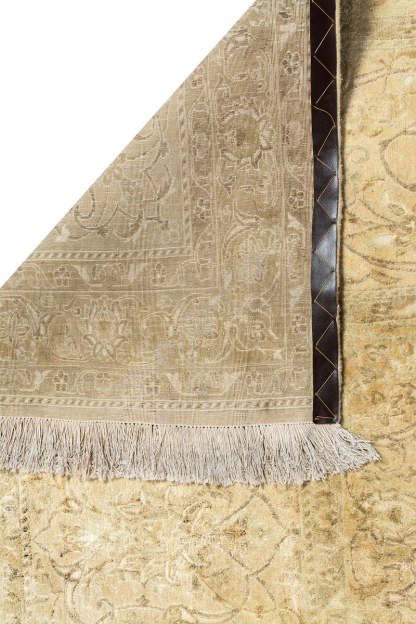 Distressed Nain 771x475cm