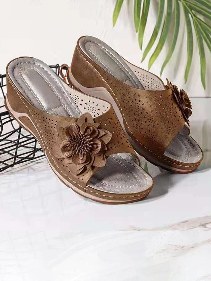 ✝️Buy 3 Get 10% Off✝️Women's Flower Hollow Fish Mouth Slippers