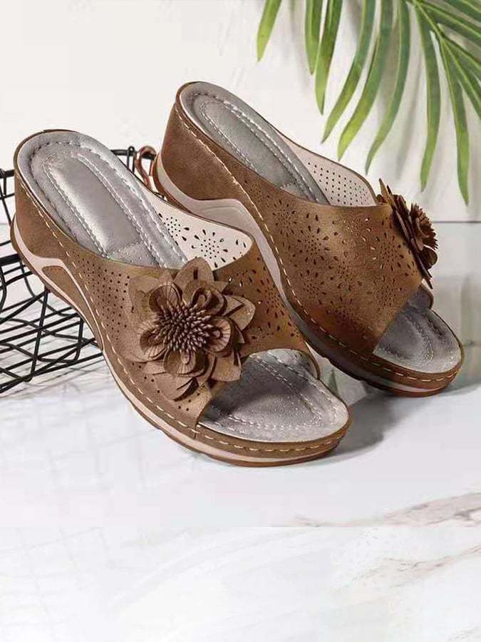 ✝️Buy 3 Get 10% Off✝️Women's Flower Hollow Fish Mouth Slippers