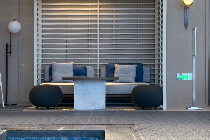 项目 2 - 奢华典雅设计