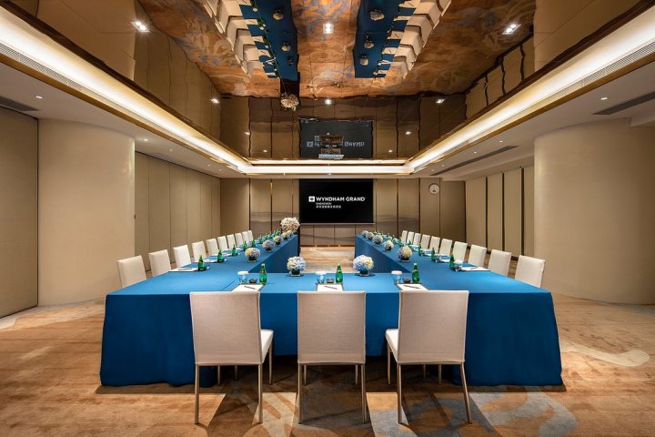 项目 3 - 简洁时尚空间