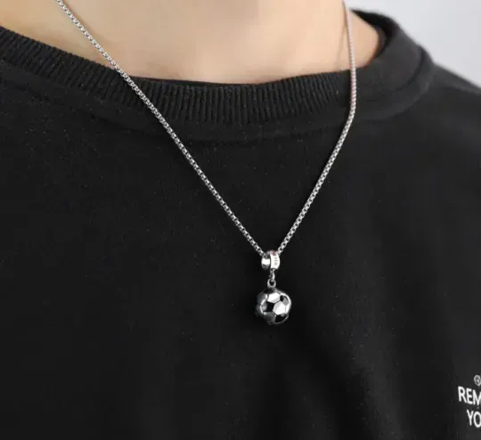 ⚽Futbalový náhrdelník 2023 s personalizovaným menom