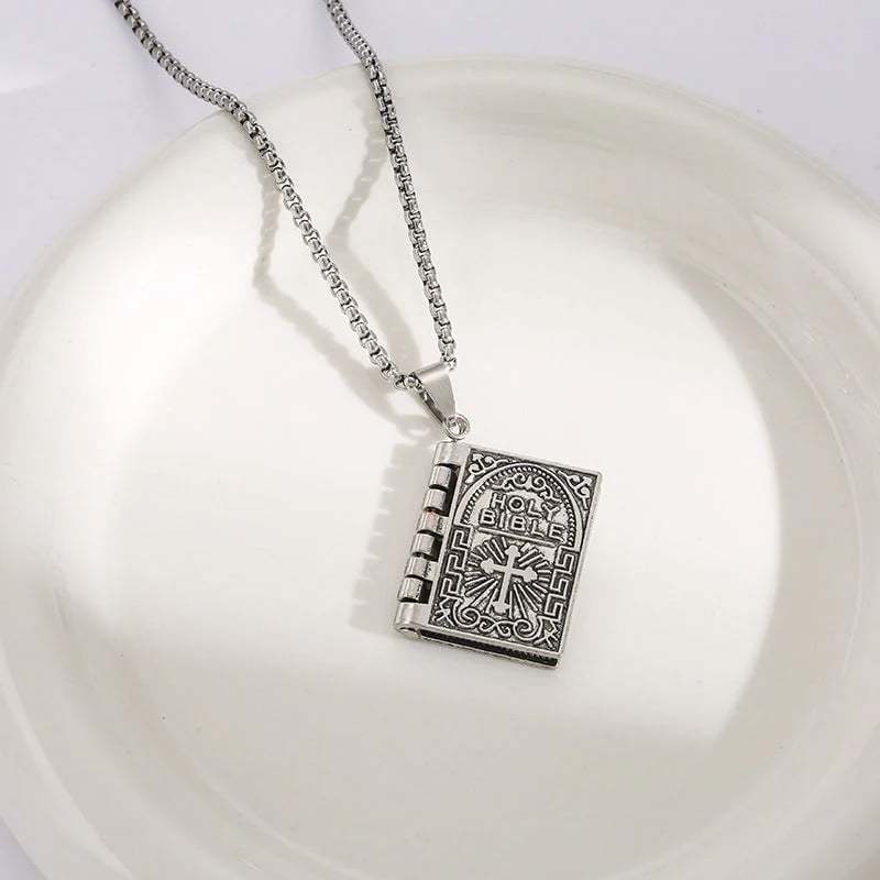 Piccola collana con croce