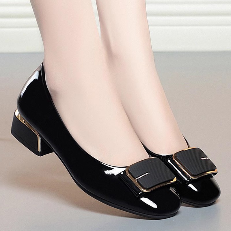Pantofi din piele