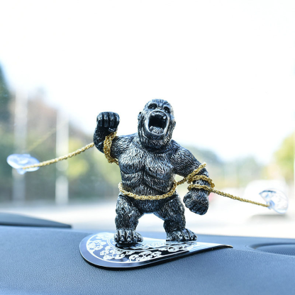 🚗🐵A gorilla trapped in a car?