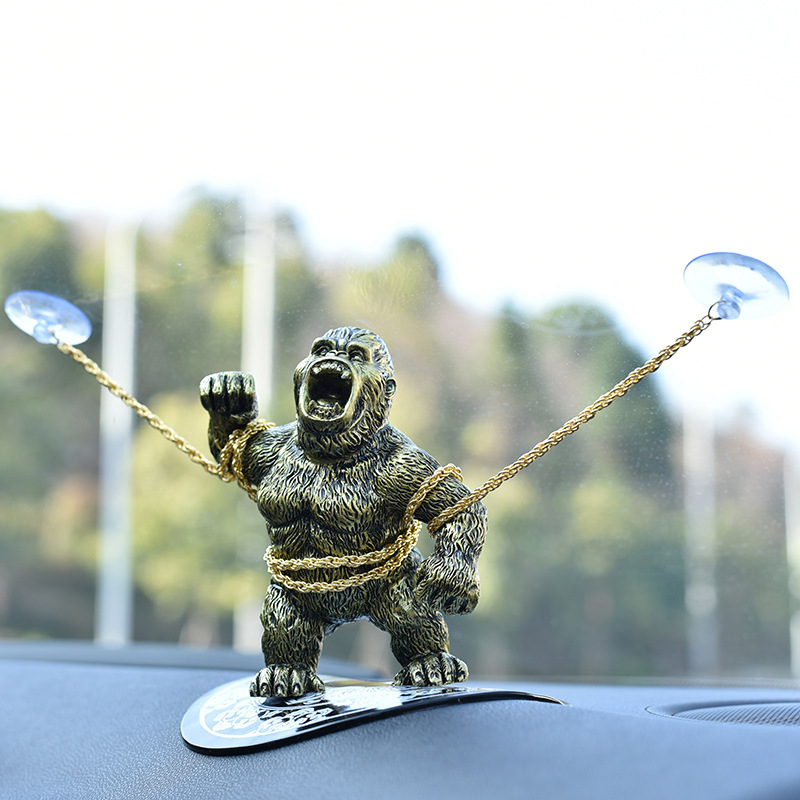 🚗🐵A gorilla trapped in a car?