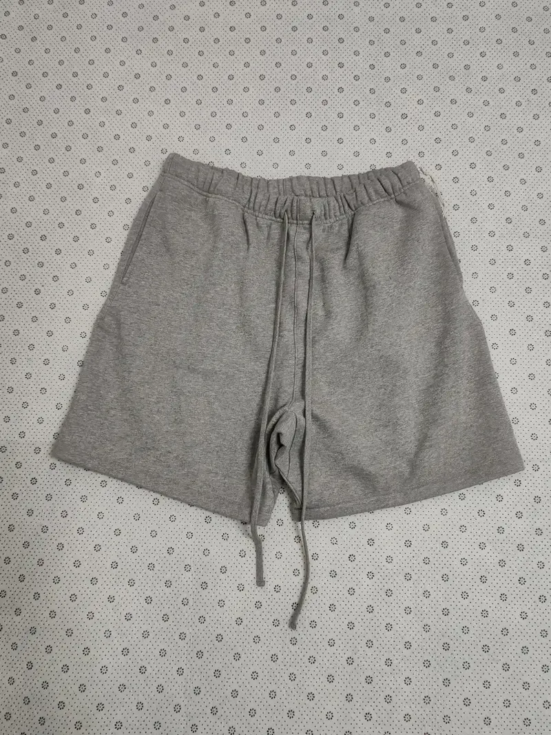 Ess** Sweatshort Gray Color