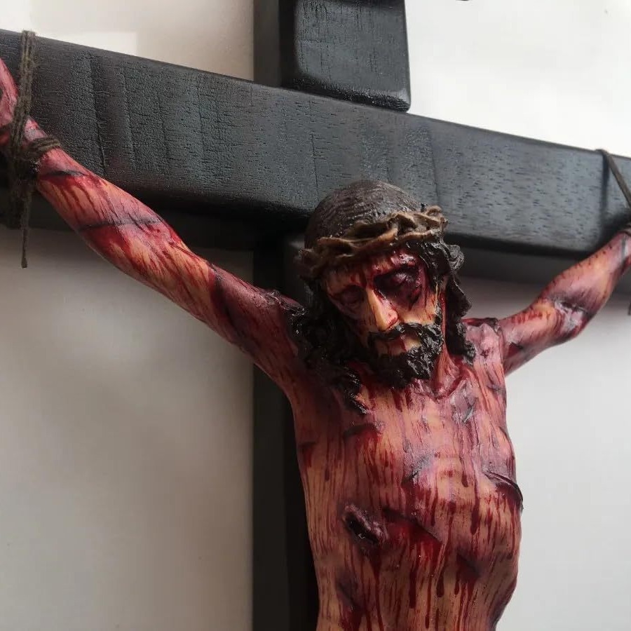 The Passion of Christ Crucifix