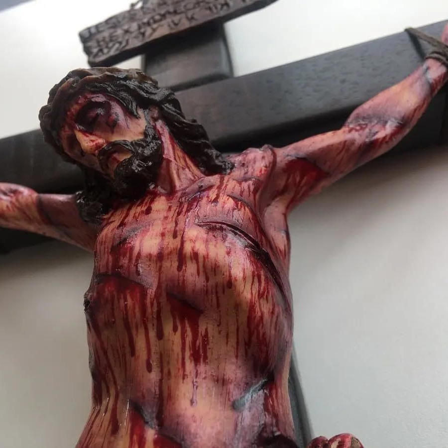 The Passion of Christ Crucifix