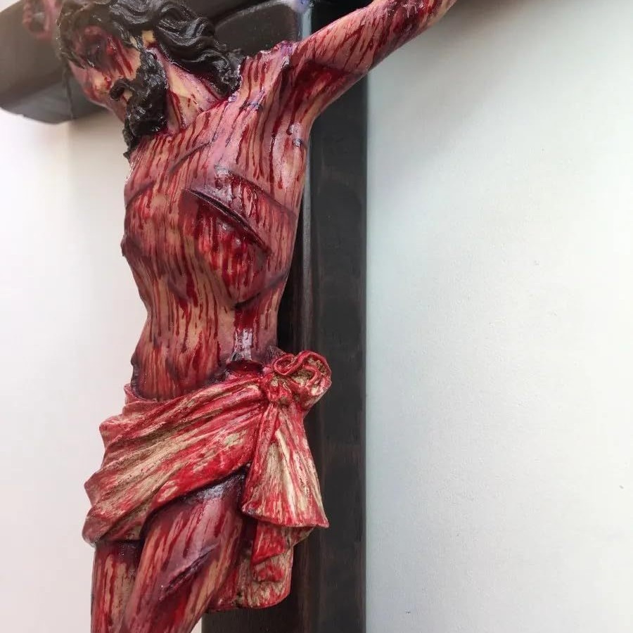 The Passion of Christ Crucifix