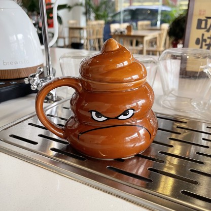 💩 Poop Emoji Mug - Funny Novelty Coffee Cup with 3D Toilet Design (11oz) - Perfect Gag Gift for Birthday & White Elephant Parties