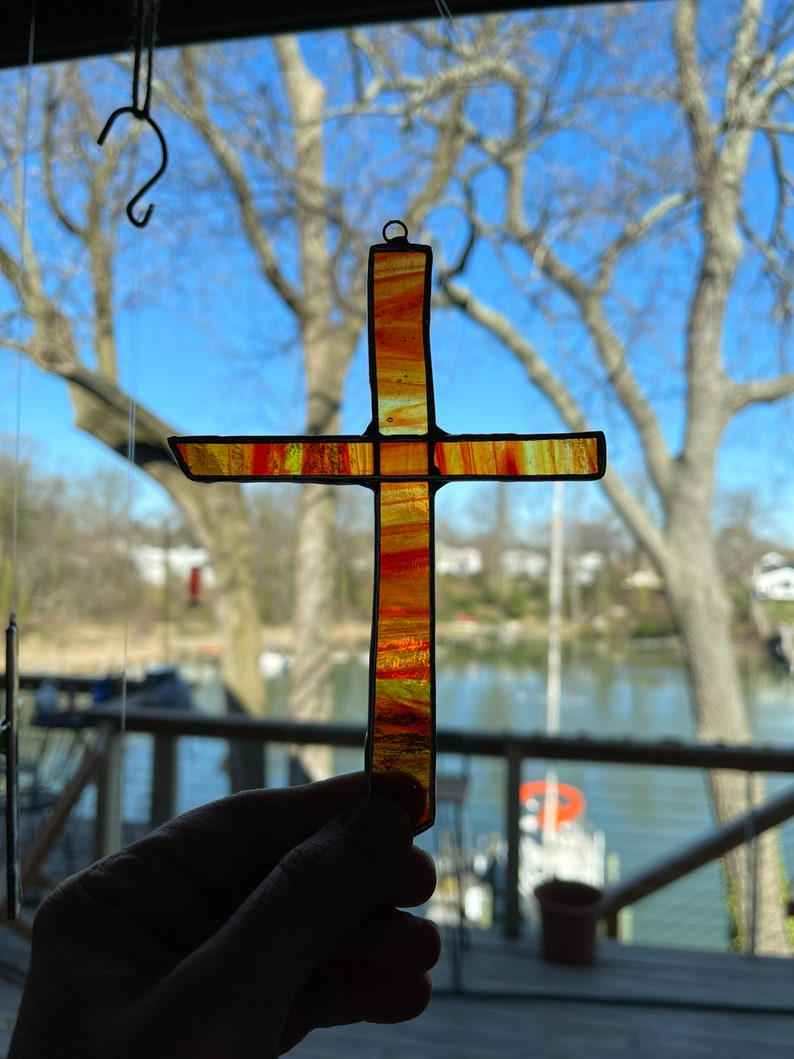 ✨Crystal Cross Suncatcher – Let God’s Light Shine Through Your Home with Beautiful Rainbow Blessings!🌈