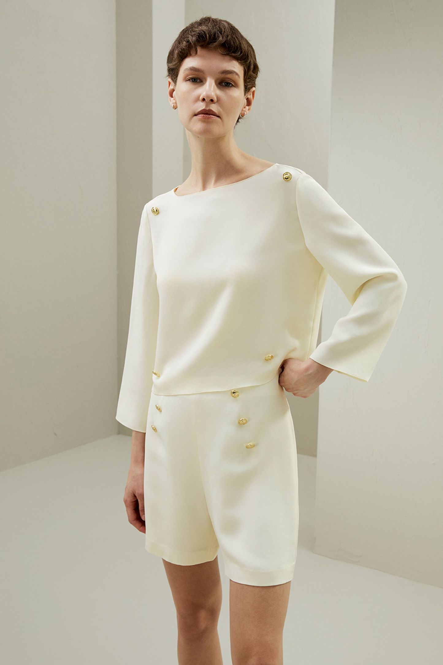 #color_Natural White