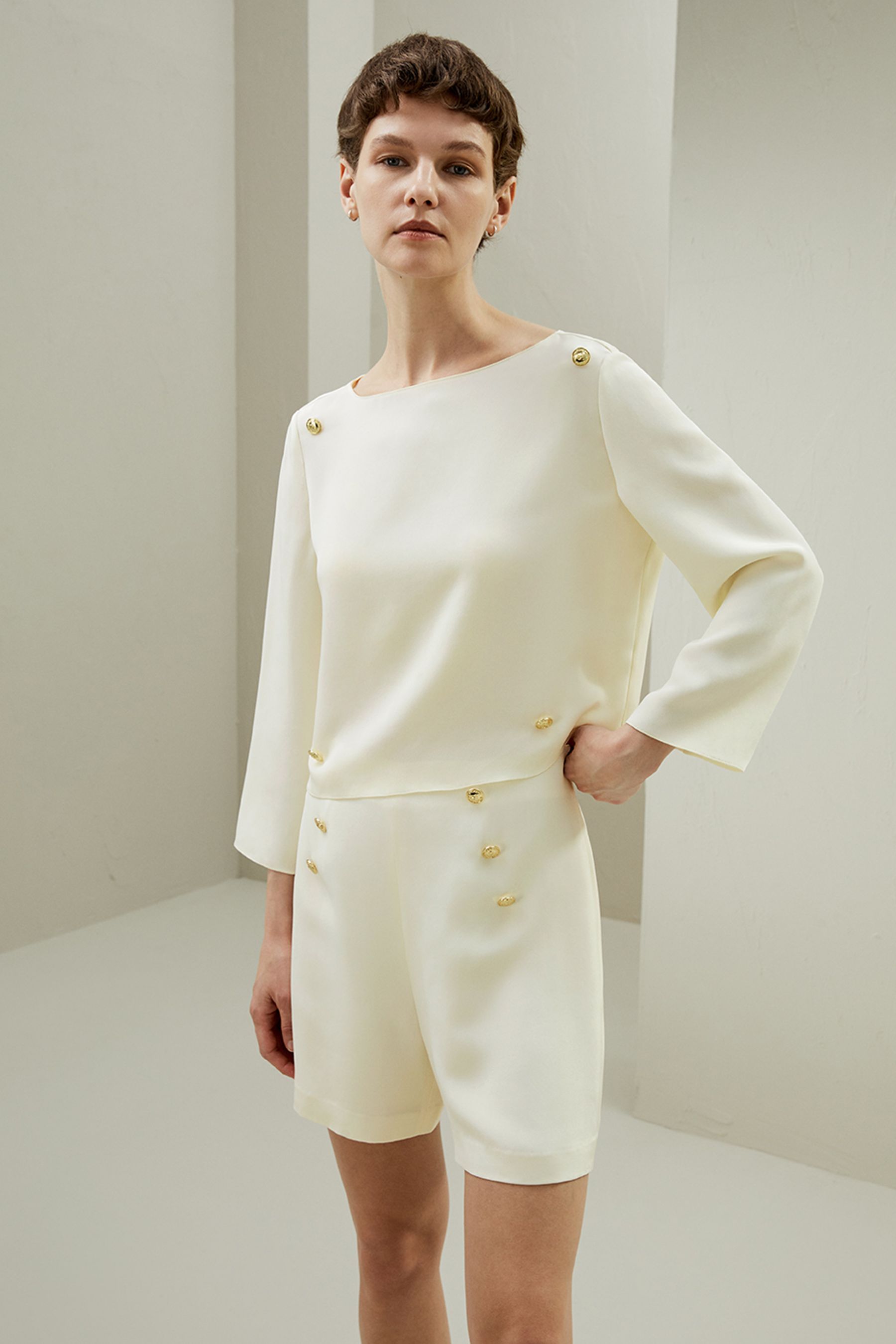 #color_Natural White