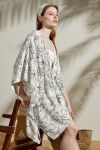 #color_Black-White Floral Pattern