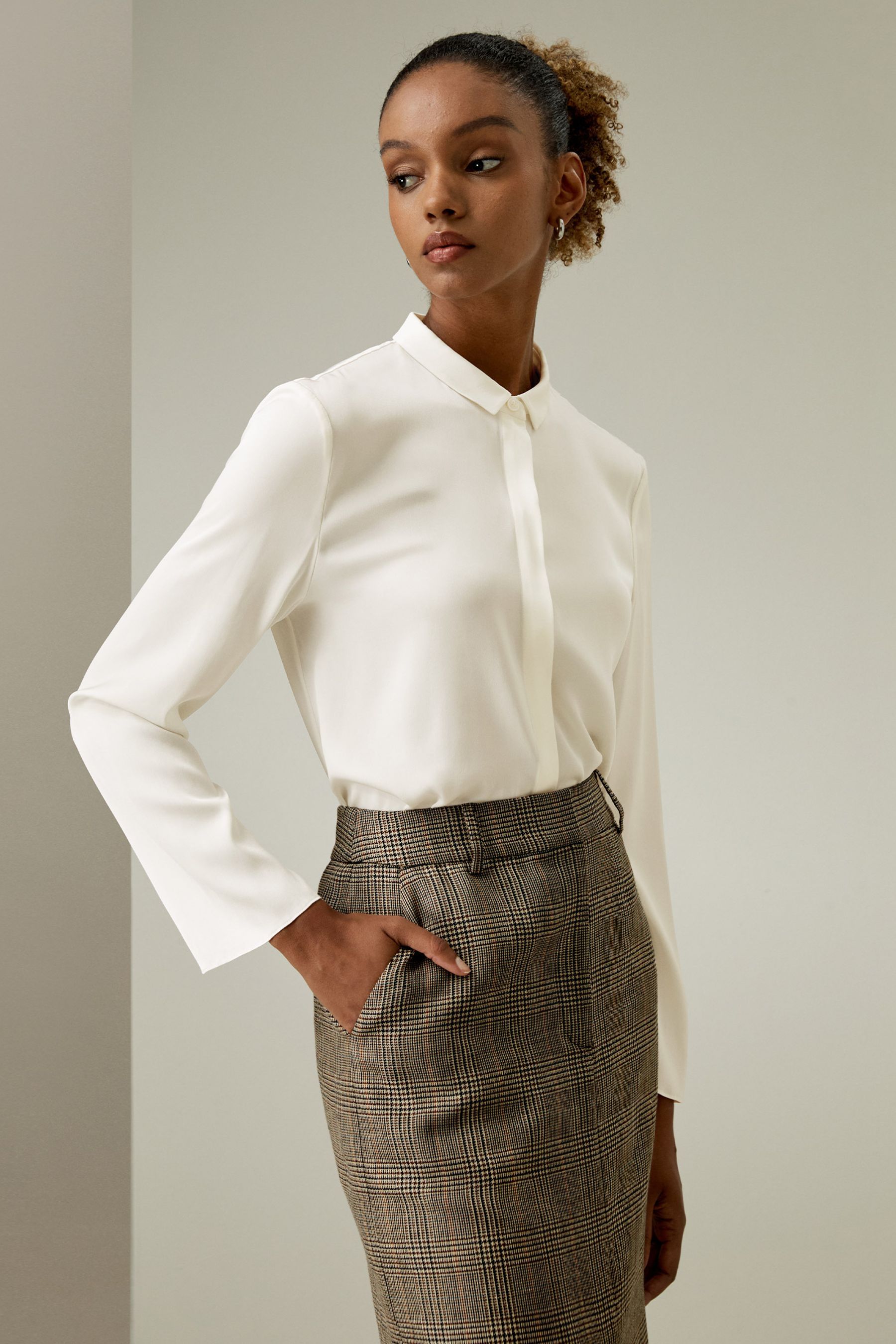 #color_Natural White