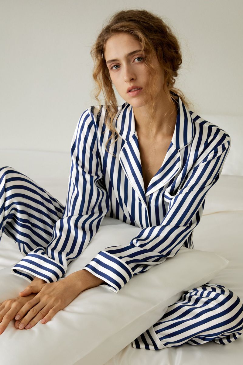 #color_Blue-White-Pinstripes