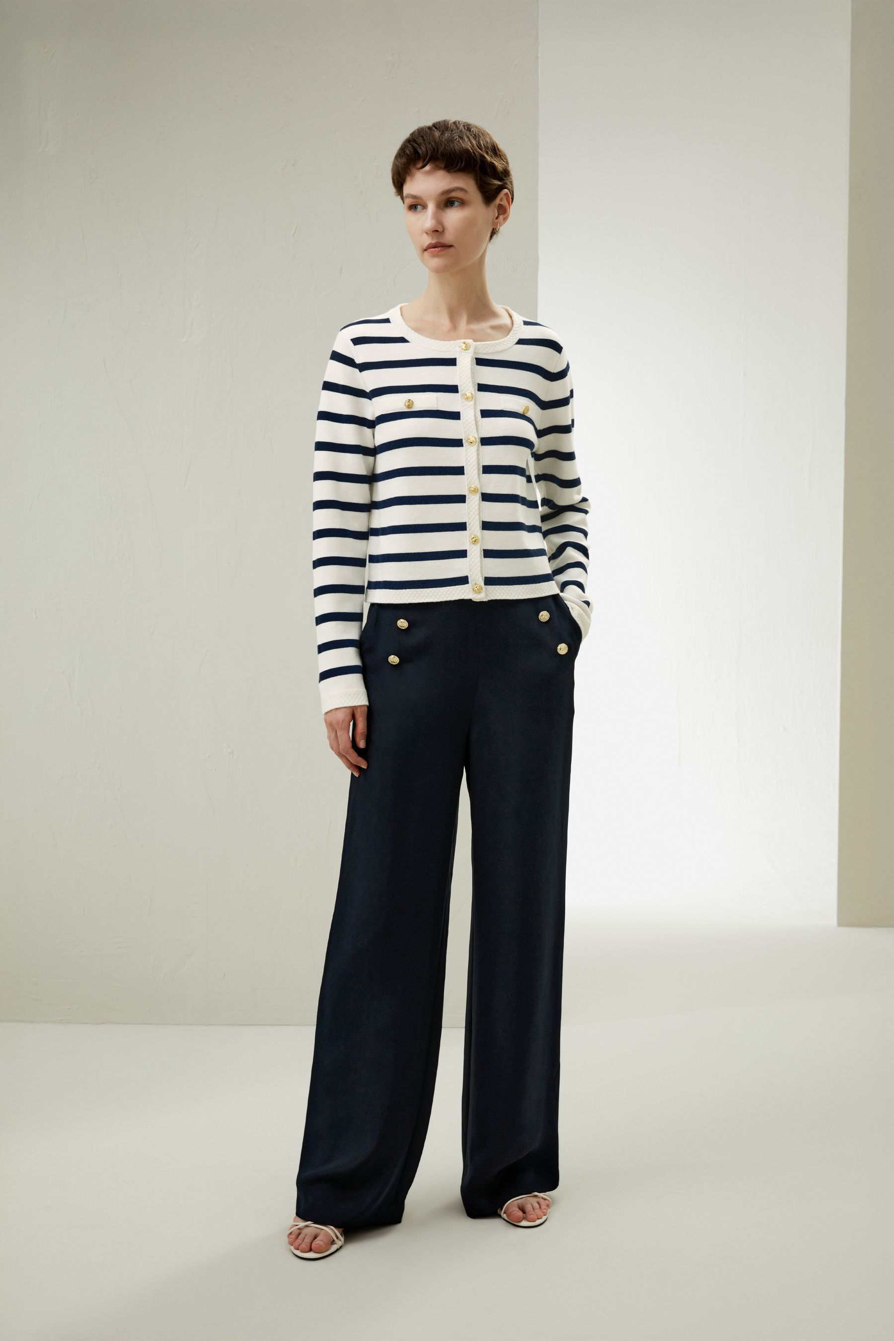 #color_Navy Blue and White Stripes