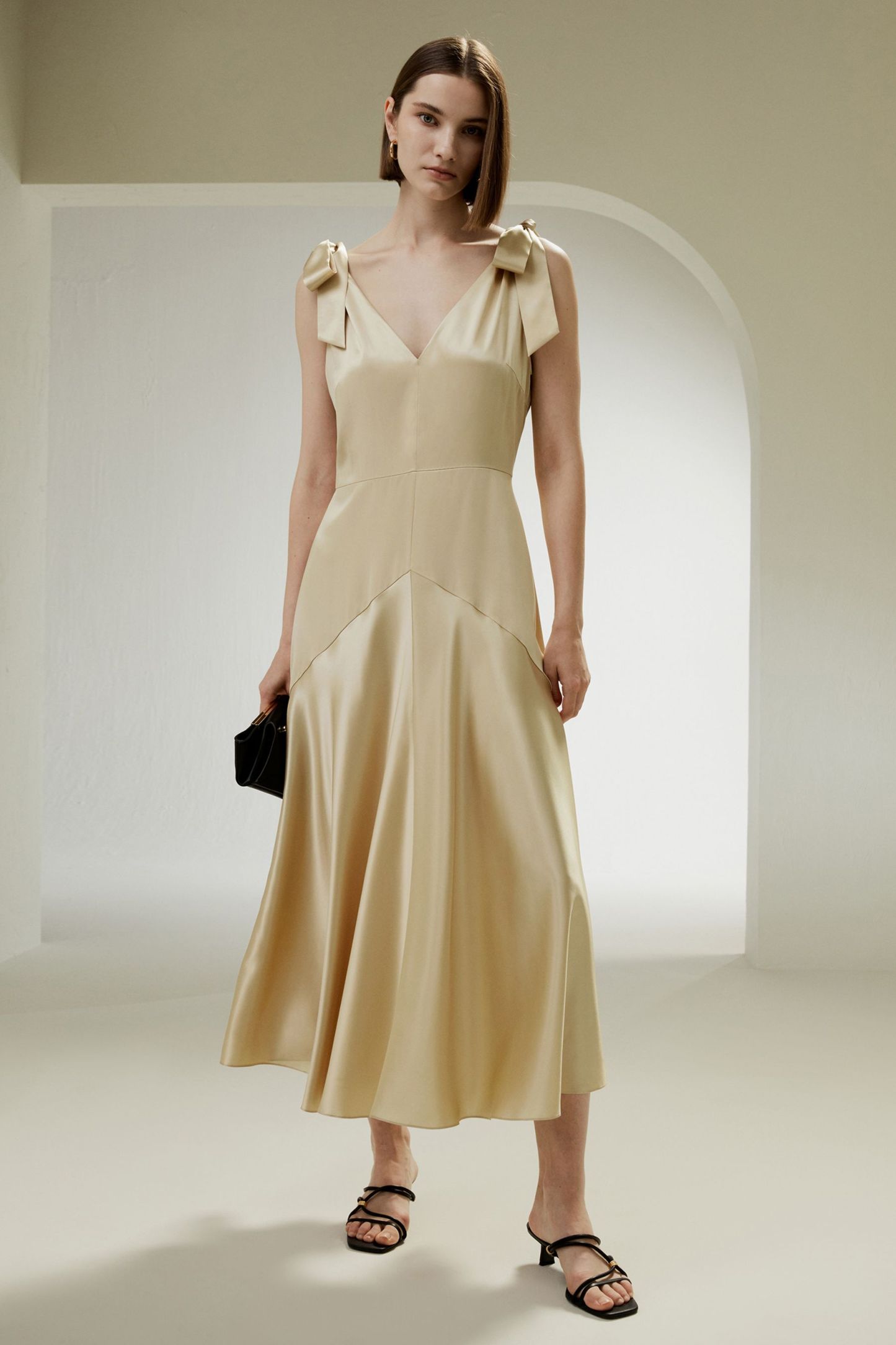 Cut-Out Ultra-Shiny Maxi Silk Dress – LILYSILK Factory