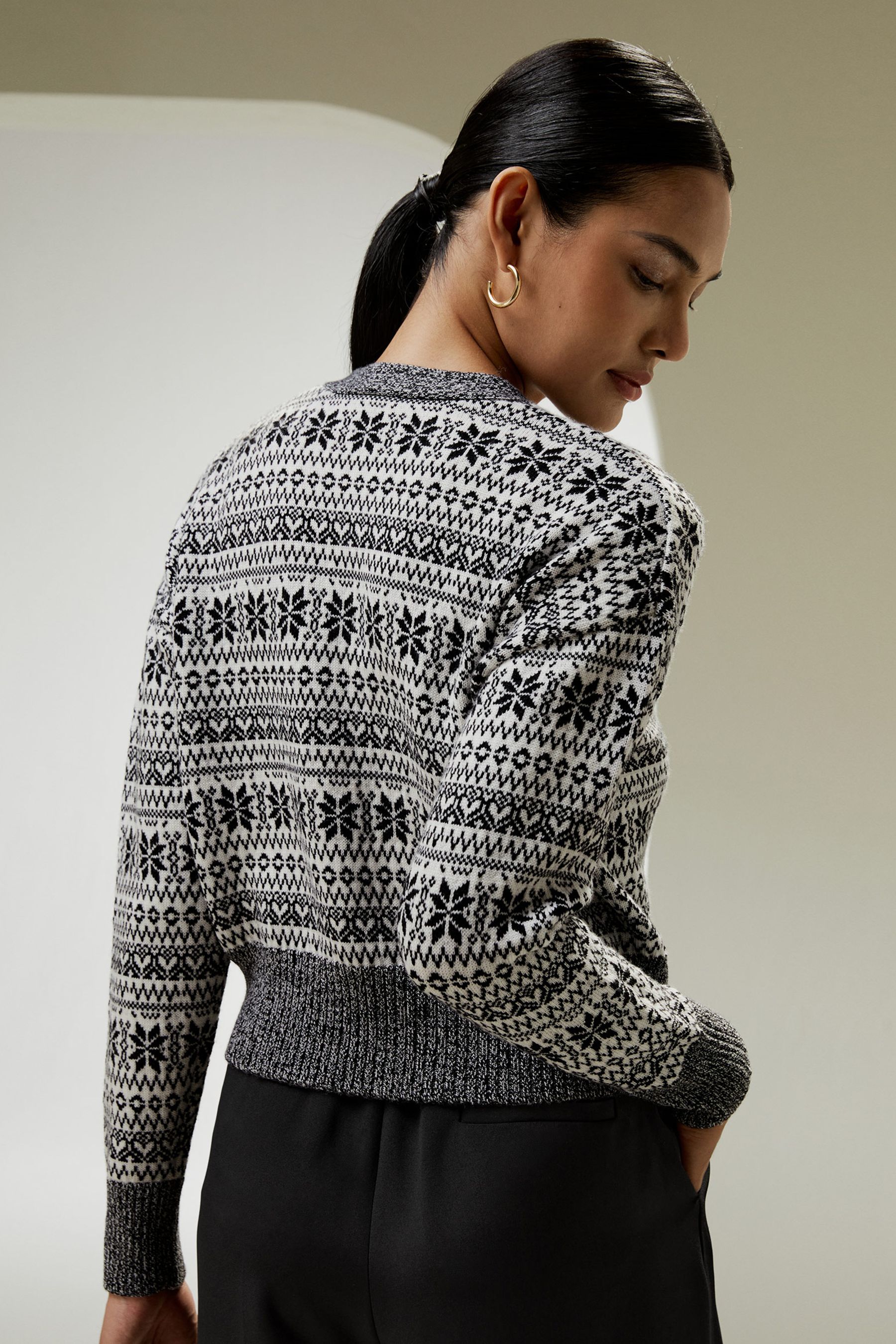 #color_White with Snowflakes